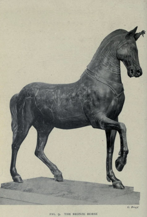 Бронзовая фигура коня, украшавшая театр Геркуланума
